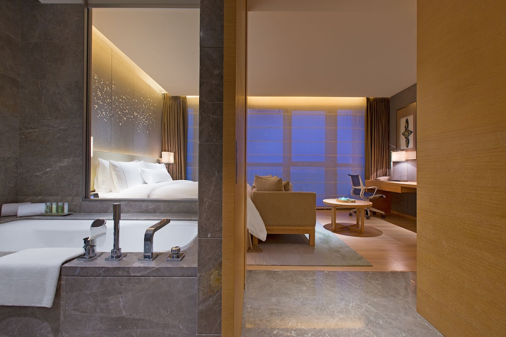 Room, 1 King Bed (View)