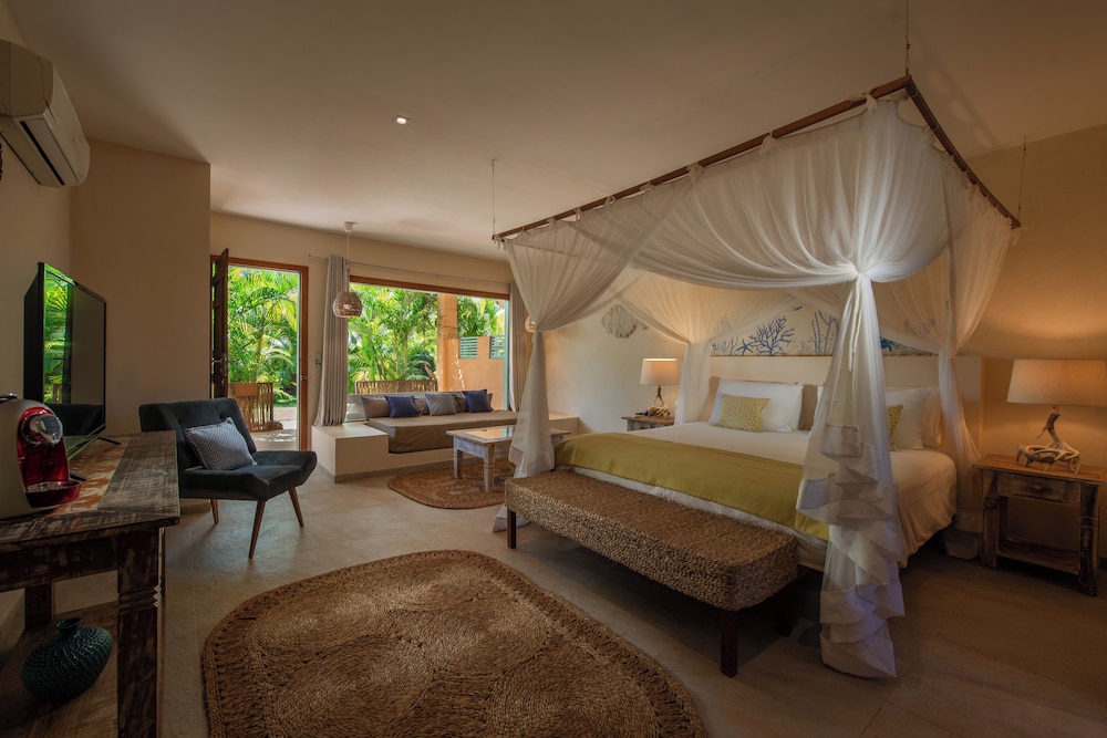 Standard Room, 1 King Bed with Sofa bed photo 1