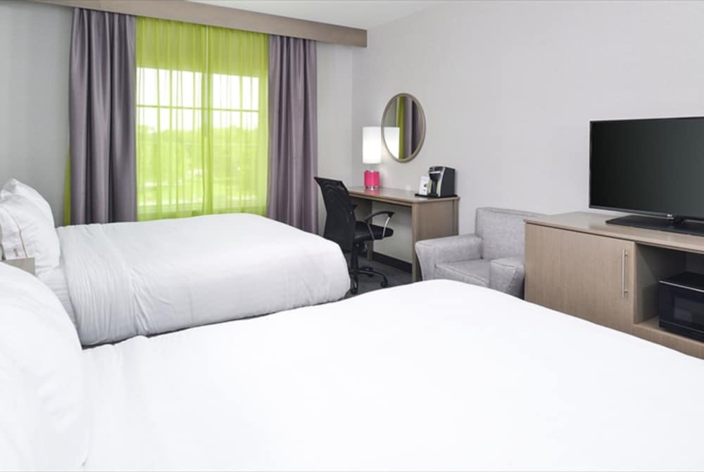Standard Room, 2 Queen Beds, Accessible (Hearing Accessible)