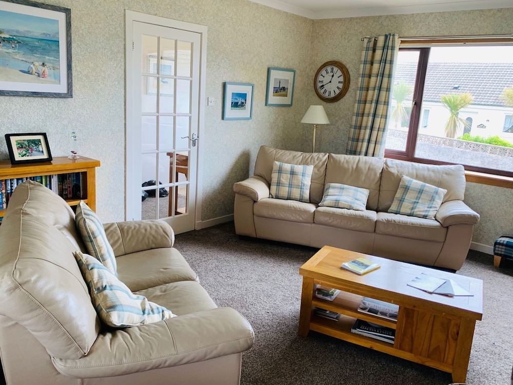 Family Cottage, Ensuite, Partial Sea View (Osborne Cottage) photo 1