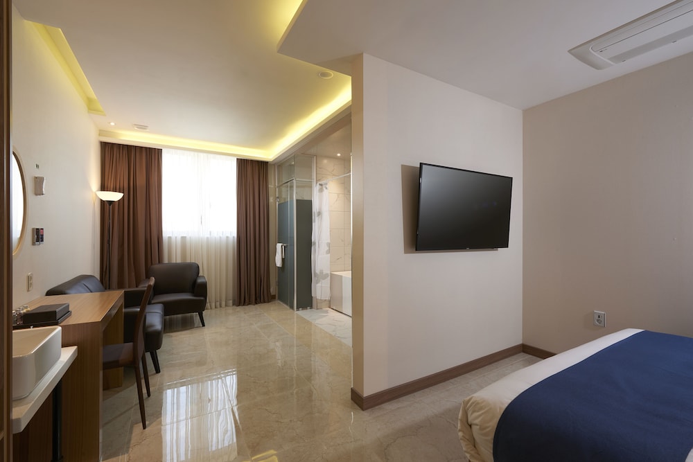 [Breakfast for 2 PKG] High Deluxe Double (For 3people, extra fee(15,000KRW) surcharged on the spot)