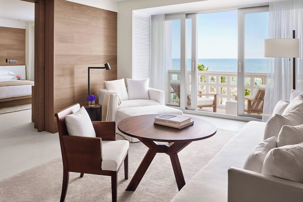 Suite, 1 Bedroom, Balcony (Oceanfront)