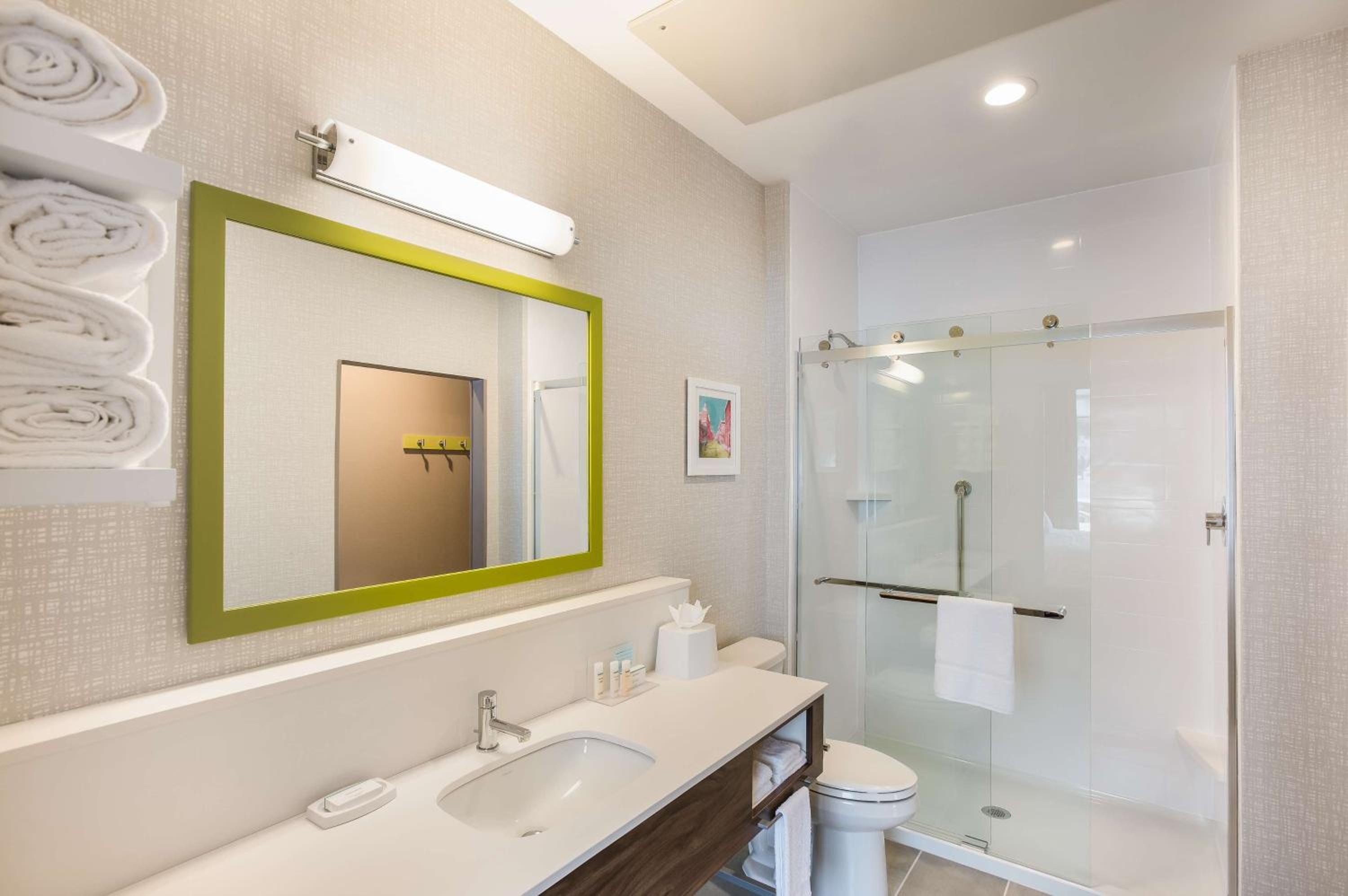 King Studio Suite with Water View - Photo 3