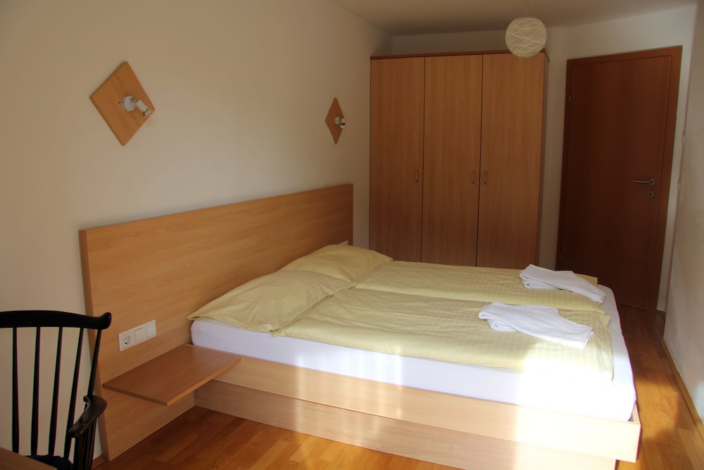 Apartment, 2 Bedrooms, Balcony, City View photo 3