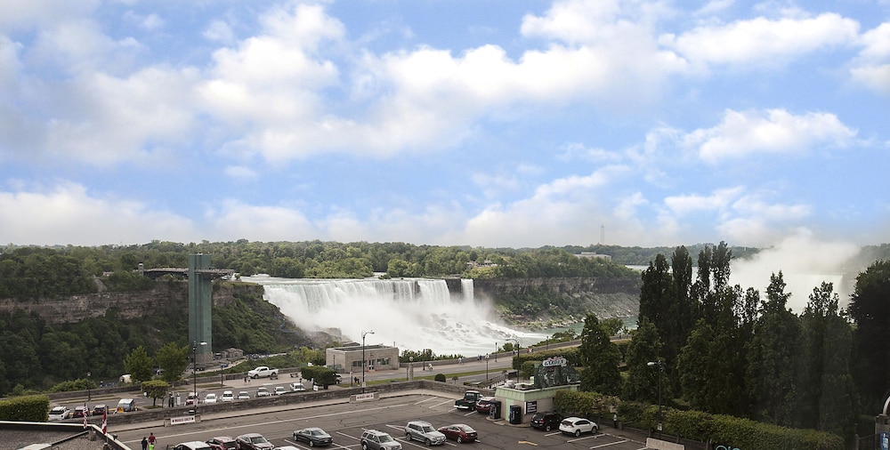 Premium Room, 1 Queen Bed, View (Niagara Falls View)
