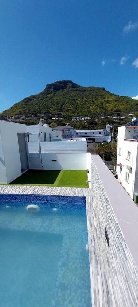 Villa photo 2