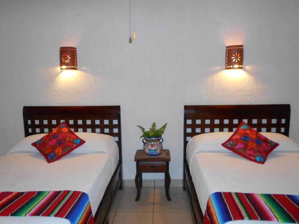 Standard Double Room, 2 Double Beds - Photo 2