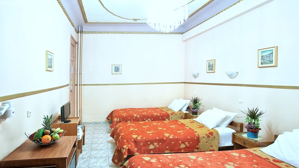 Standard Triple Room - Photo 4