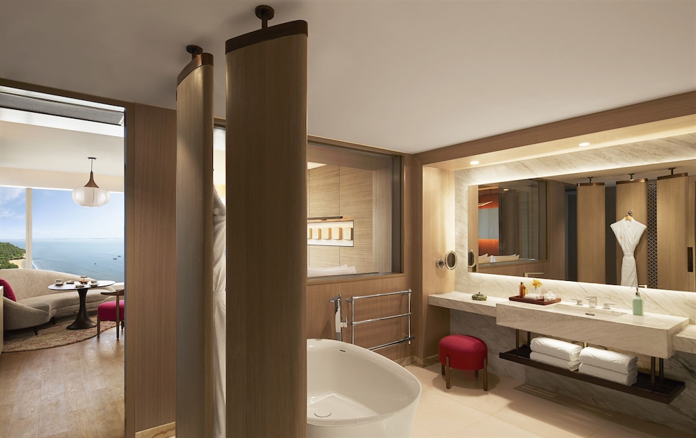 Club Room, 1 King Bed, Sea View (Taj)