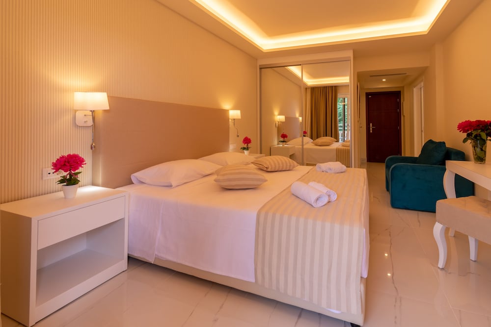 Double Room - Photo 1