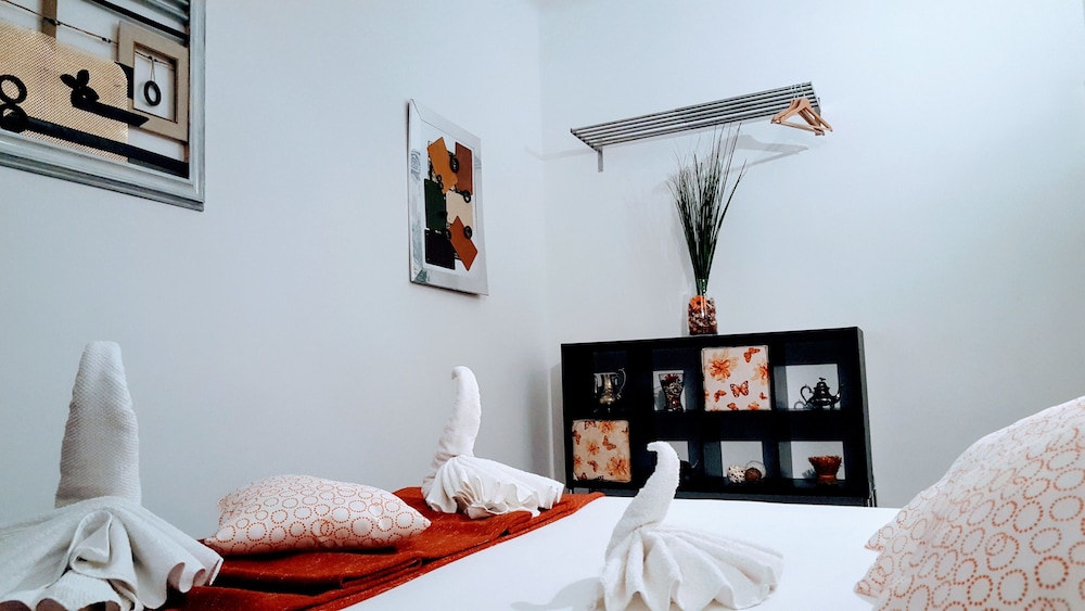 Double Room, Shared Bathroom (Chardonnay)