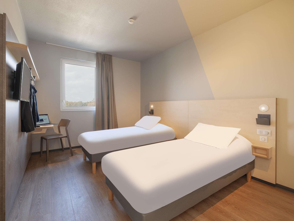 Family Room, Multiple Beds - Photo 1