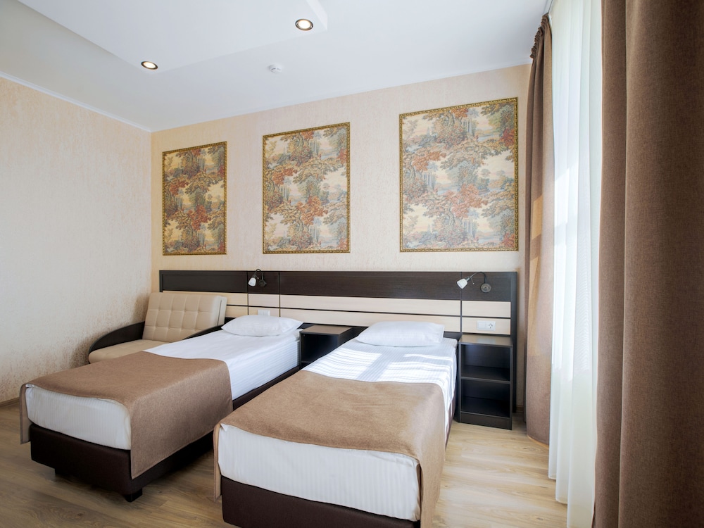 Standard Double or Twin Room, 1 Bedroom, Refrigerator, Courtyard View photo 1