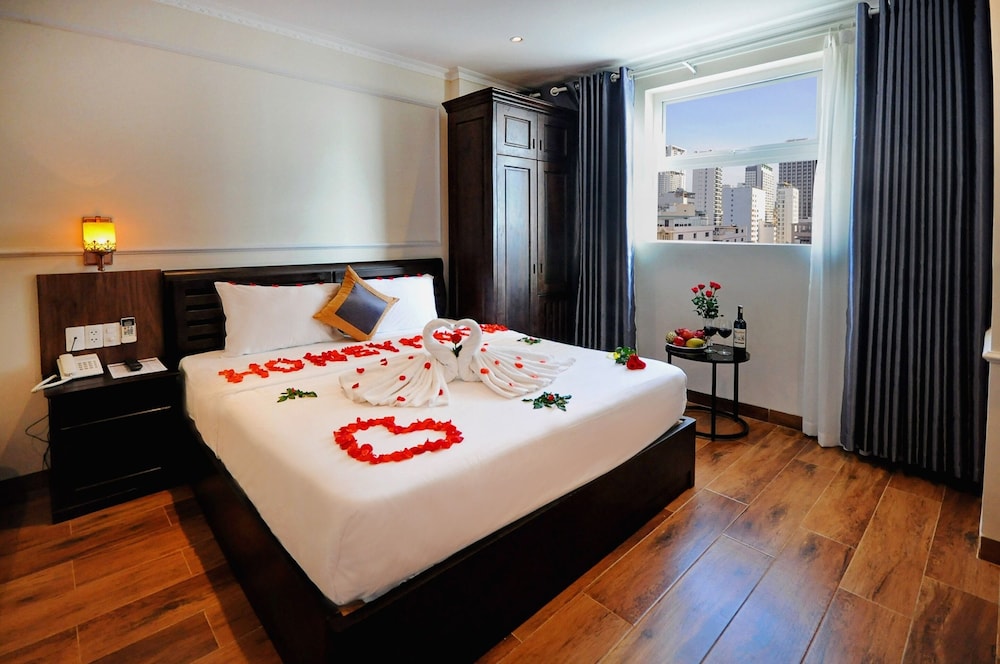Deluxe Double Room, City View - Photo 2