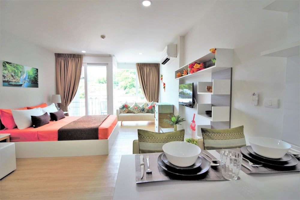 Apartment photo 1