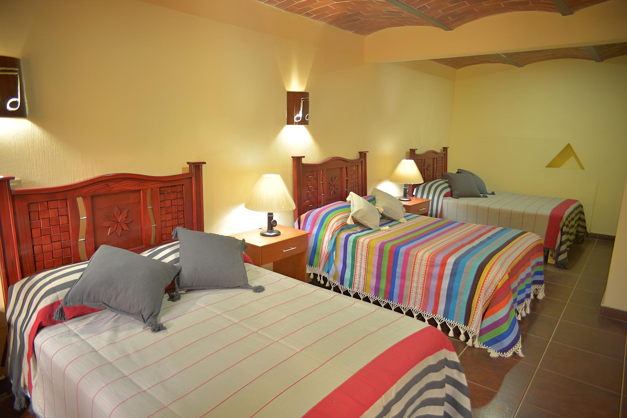 Standard Room, Multiple Beds photo 1