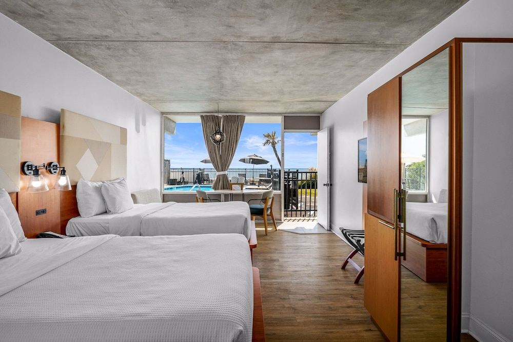 Standard Room, 2 Double Beds, Pool Access, Pool View