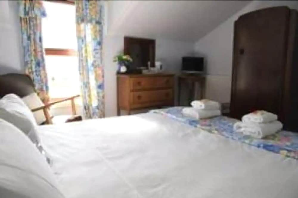 Double Room (Room 5) photo 1