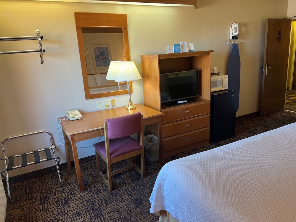 Standard Room, 1 King Bed - Photo 2