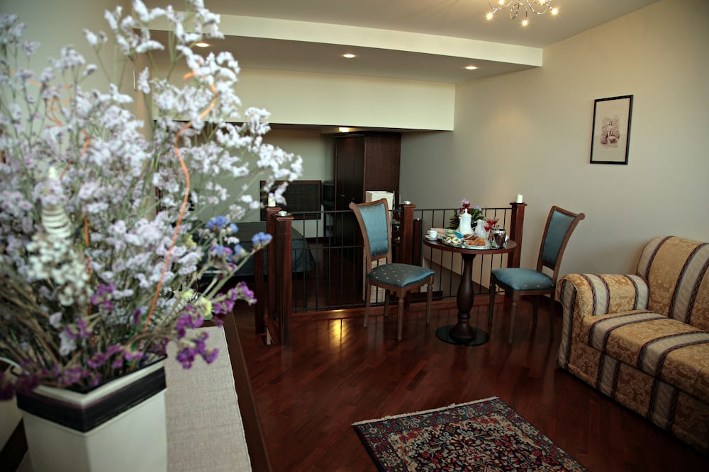 Luxury Suite