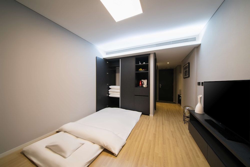 Traditional Room, Multiple Beds, Non Smoking (2 Japanese futons) - Photo 1