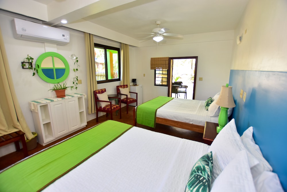 Family Room, Private Bathroom, Beachside photo 2
