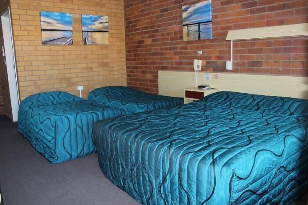 Family Suite, 1 Bedroom, Non Smoking (Family Room for 4) photo 1