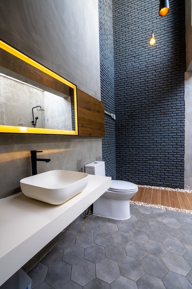 Exclusive Duplex - Photo 2