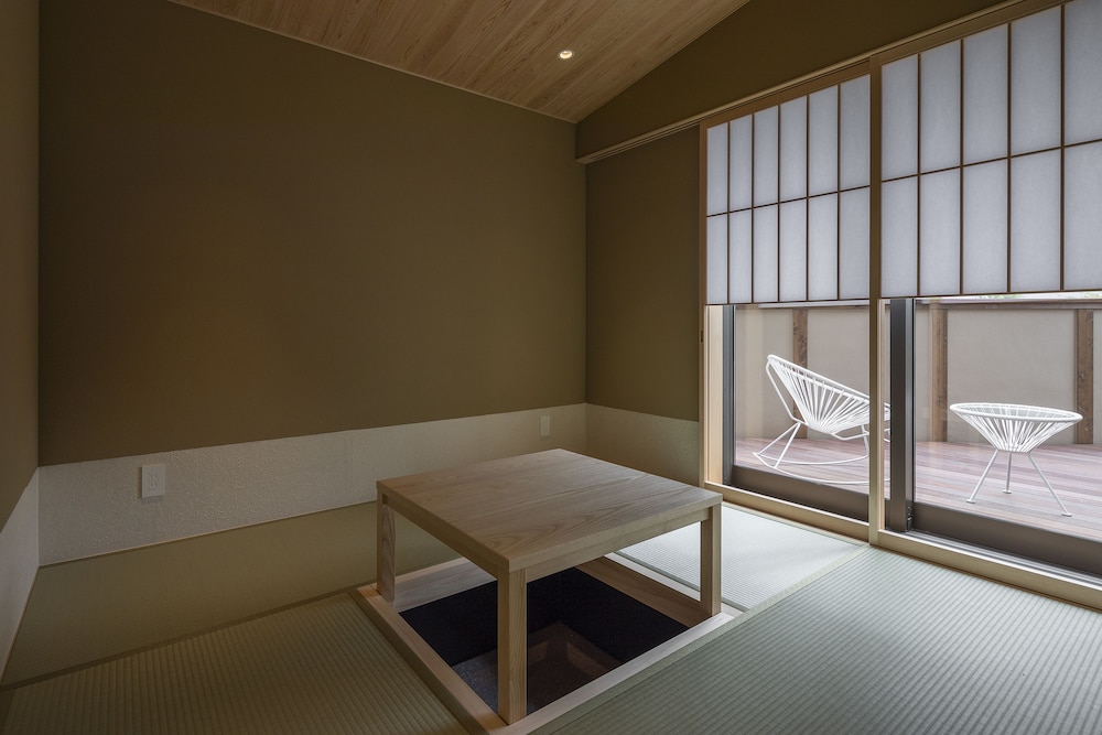 CAMPTON KIYOMIZU 5 (with wooden bathtub),Double bed x1 for 2 people, Futon for the others photo 3