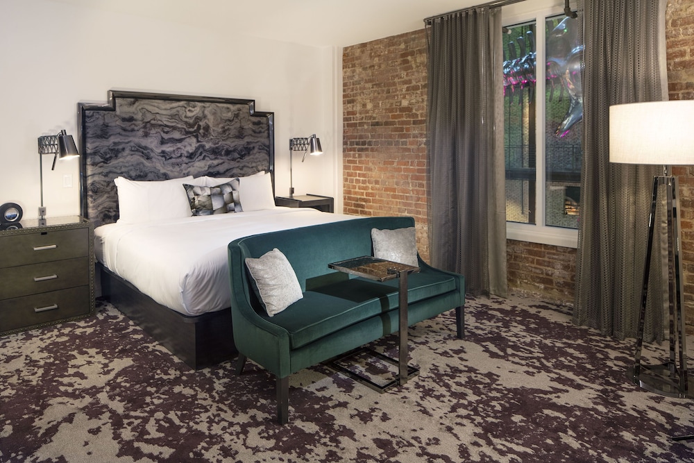 Room, 1 King Bed (View) thumbnail 5