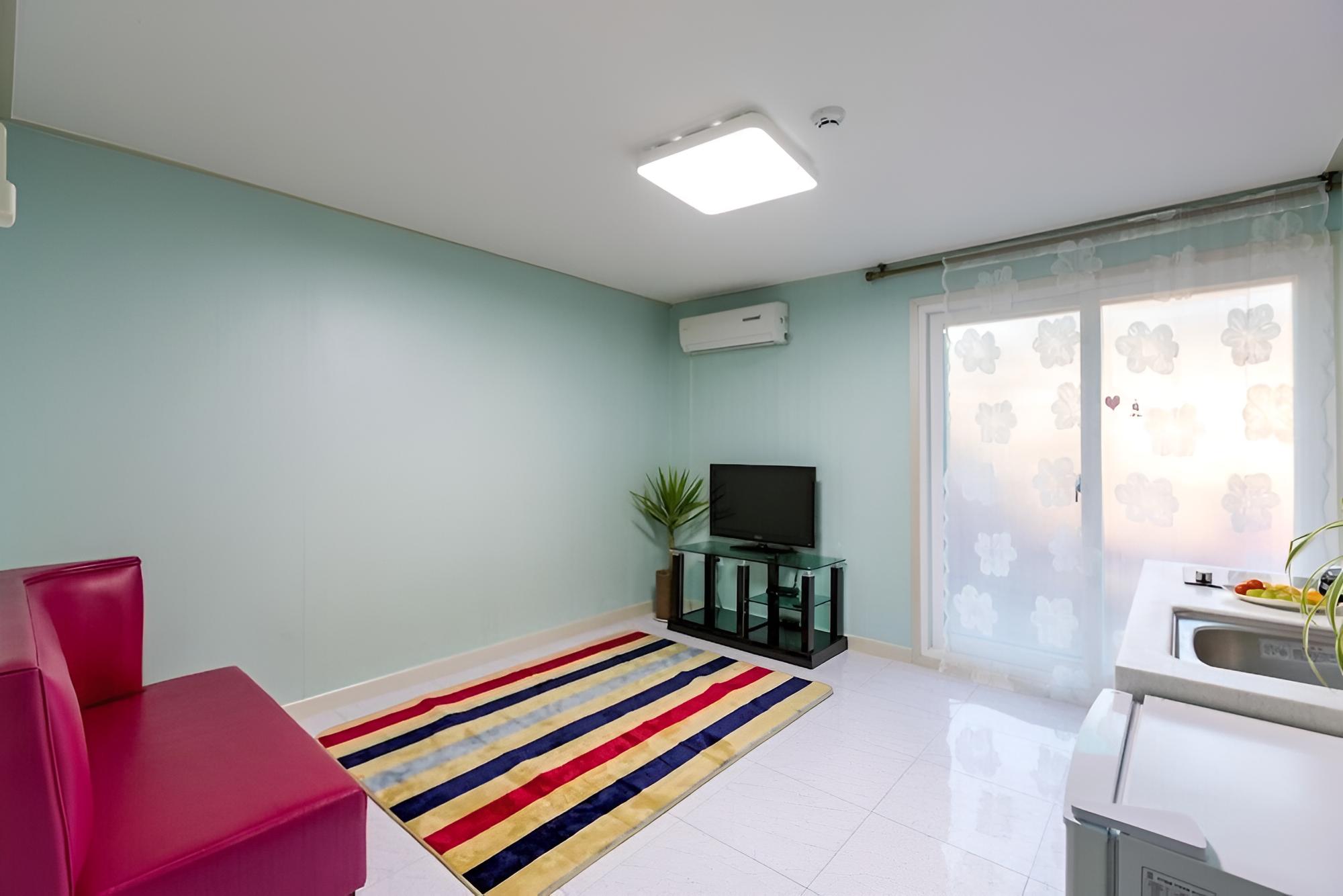 Room (Bom) photo 2