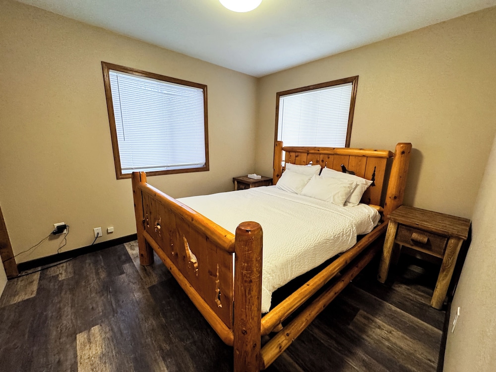 Room (Alpine Haus) - Photo 5