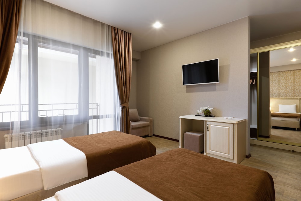 Standard Double Or Twin Room, Balcony photo 2