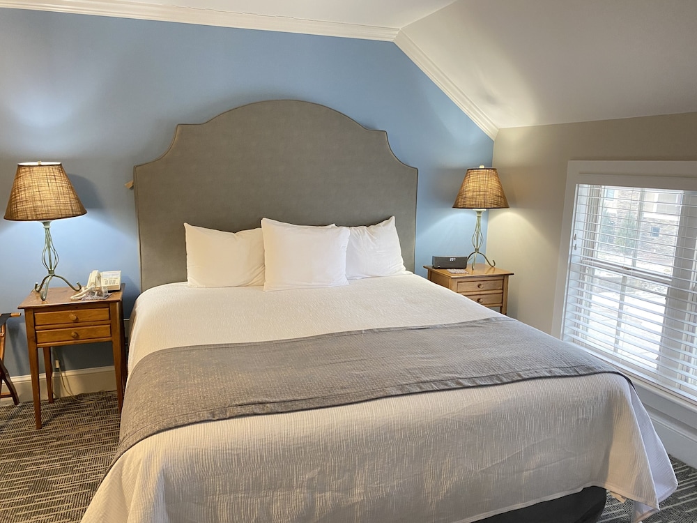 Room, 1 King Bed with Sofa bed, Jetted Tub photo 2