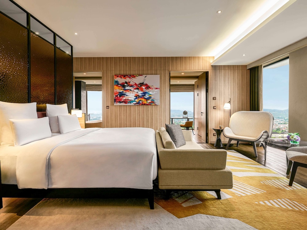 Junior Suite, 1 King Bed (Pullman) - Photo 1