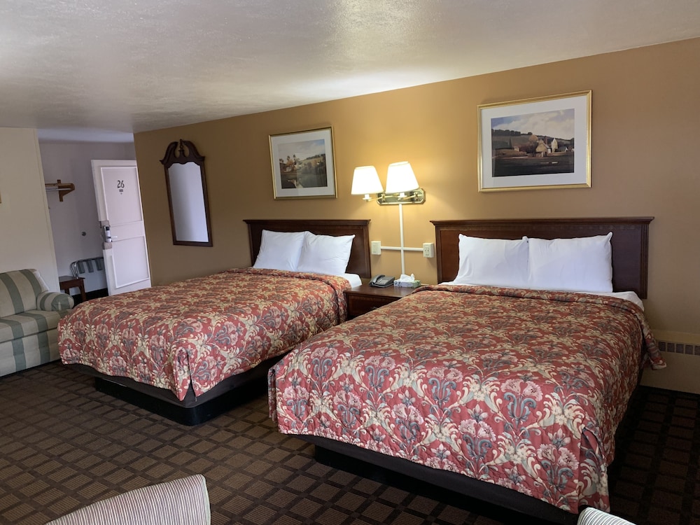 Deluxe Room, Multiple Beds photo 3