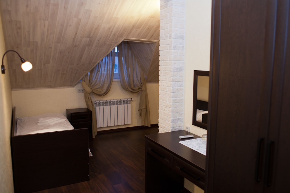 Standard Twin Room, Shared Bathroom