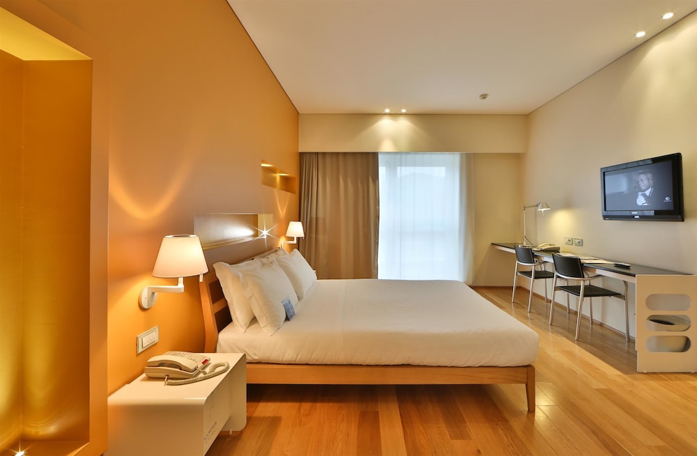 Superior Room, 1 Queen Bed - Photo 3