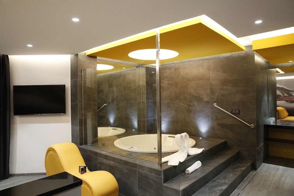 Suite Premium, Bañera de hidromasaje