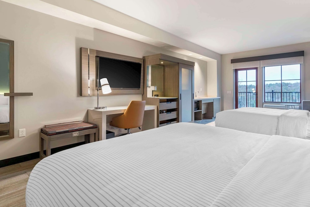 Suite, 2 Queen Beds, Accessible, Non Smoking (Balcony) - Photo 4