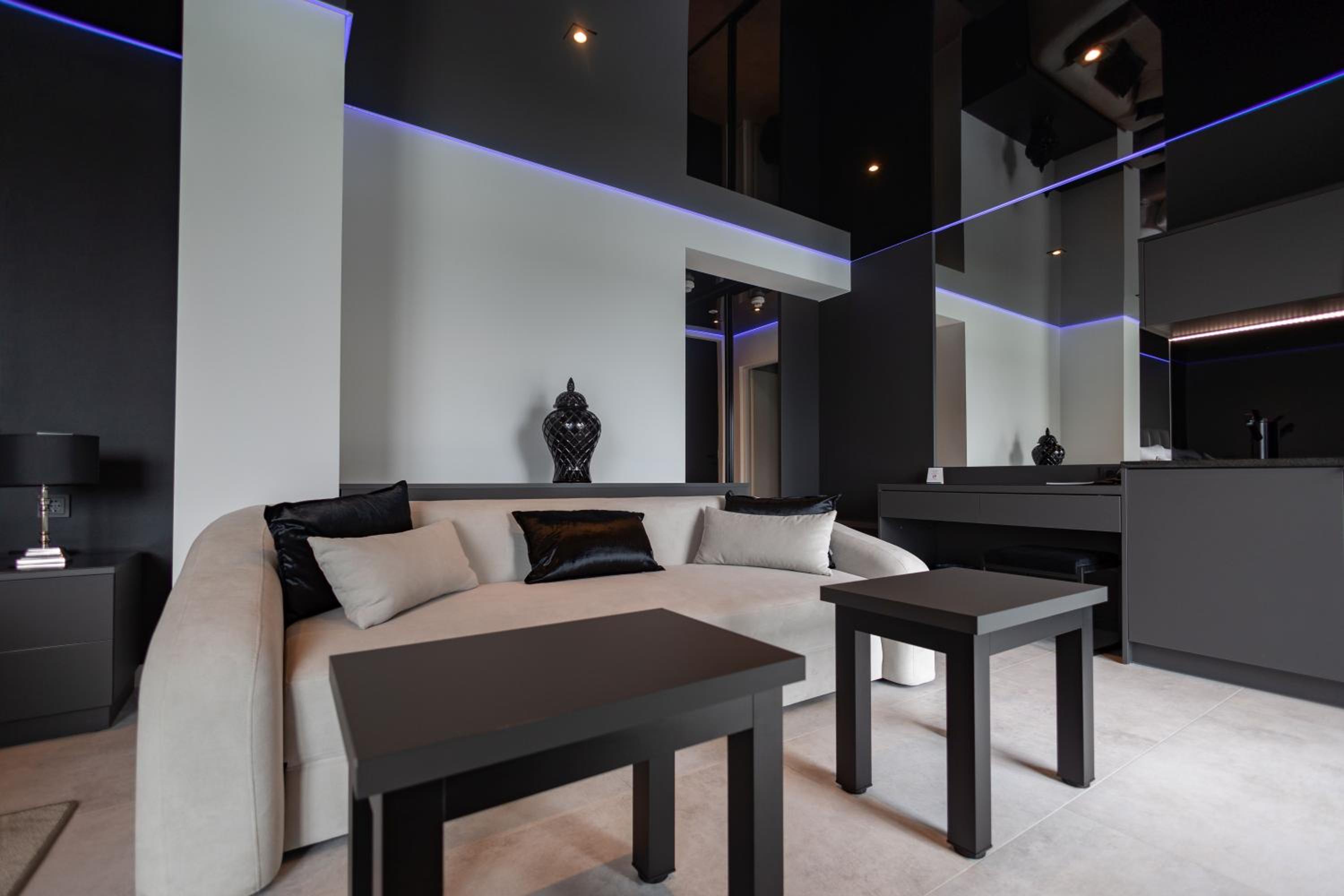 Junior Suite with Balcony photo 1