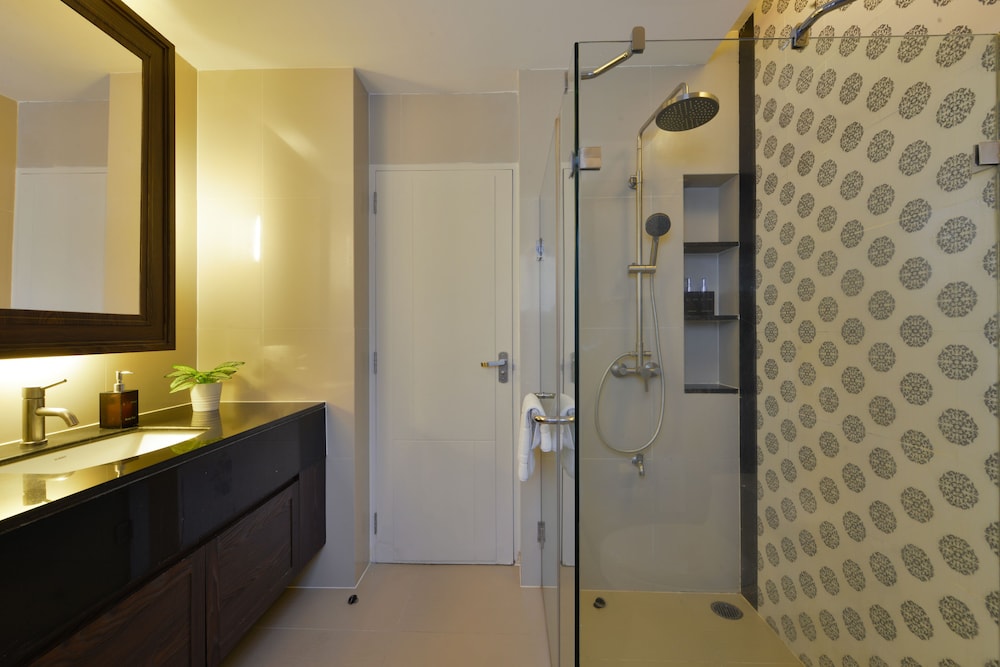 Grand Suite Room with Kitchenette - Photo 13
