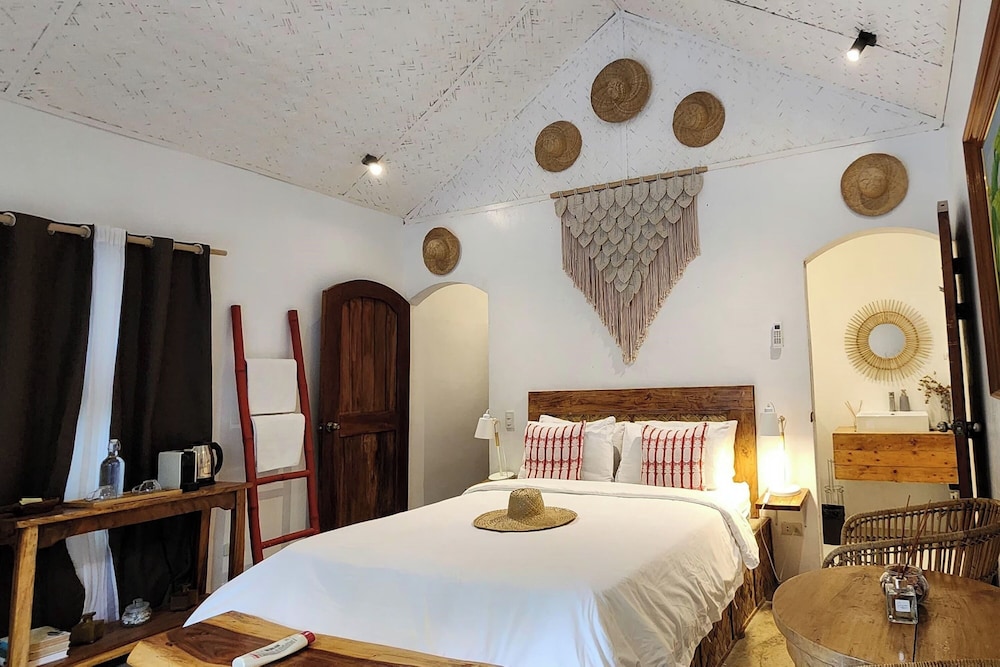 Signature Triple Room photo 1