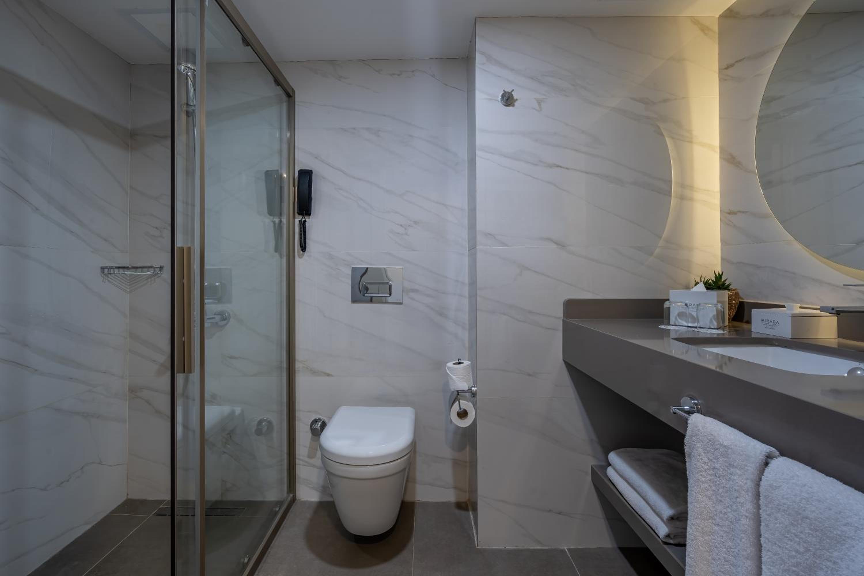 Double Room with Balcony and Sea View - Photo 3