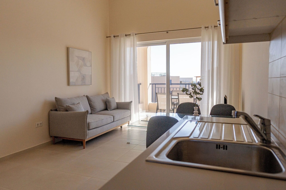 Luxury Apartment, Pool View