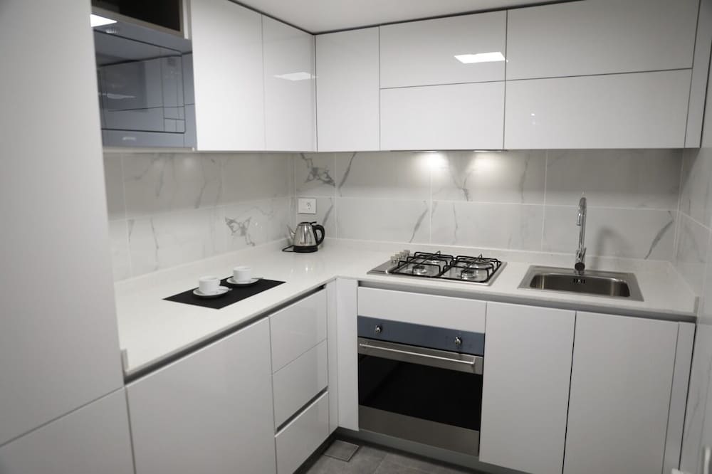 Executive Suite - Photo 5