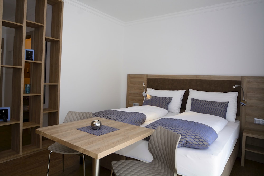 Business Apartment, 1 King Bed, Non Smoking (inclusive Cleaning Fee 36,00 EUR)