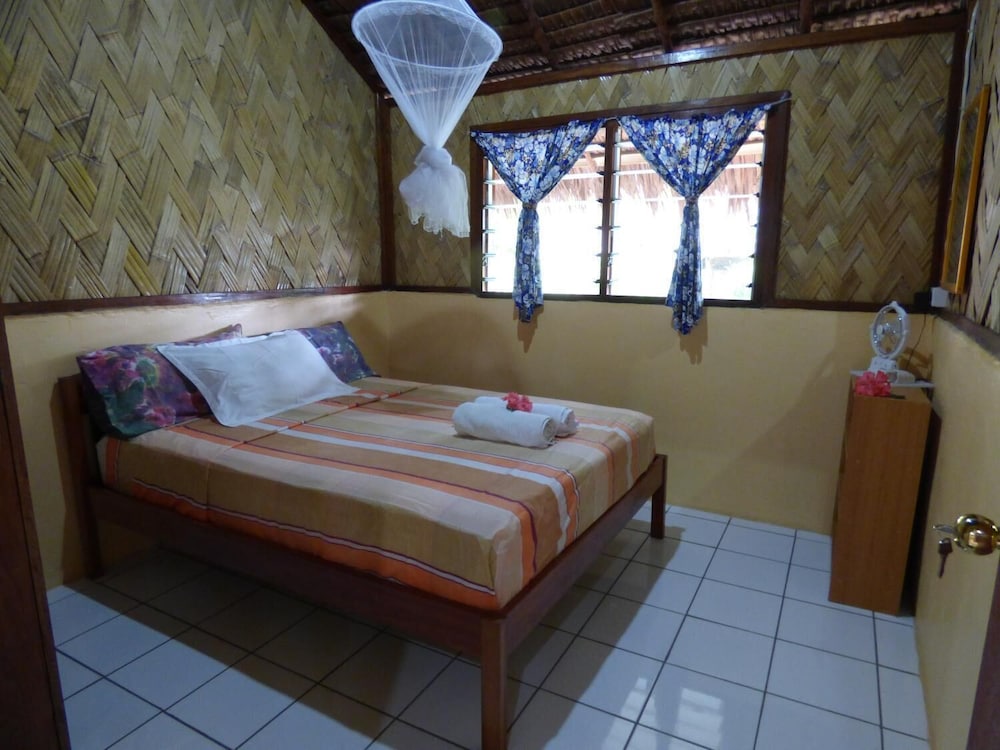 Villa (Hibiscus) photo 1