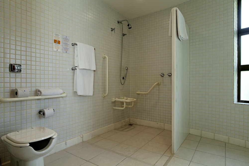 Deluxe Room, 1 Double or 2 Twin Beds thumbnail 5