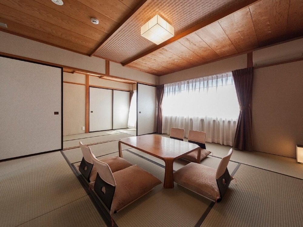 Japanese Style Room for 5 People